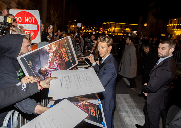 Austin Butler (ELVIS)