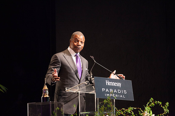 Carl Weathers