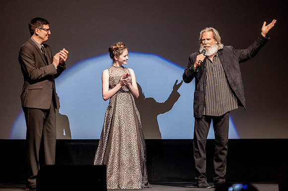 Mark Osborn, MacKenzie Foy, and Jeff Bridges